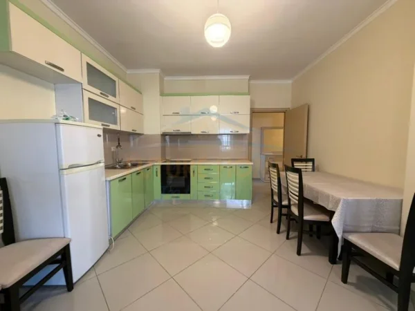 Tirane, jepet me qera apartament 2+1 Kati 5, 104 m² 500 € (Astir , Prane Eja Studio)