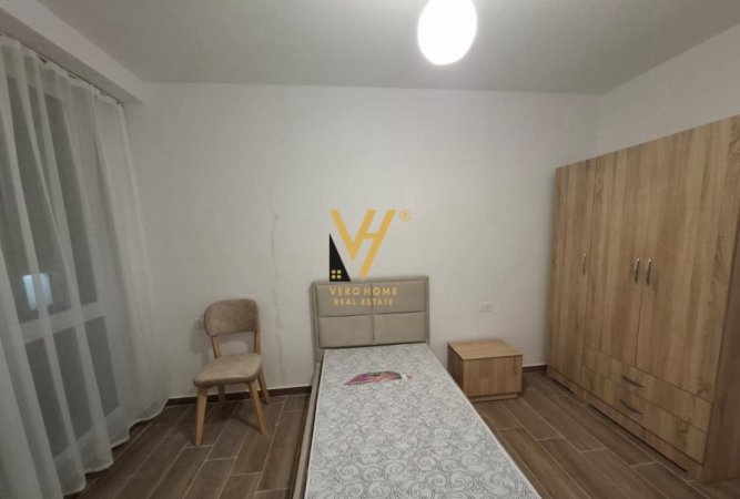 Tirane, jepet me qera apartament 1+1+Ballkon Kati 2, 100 m² 500 € (5 MAJI)