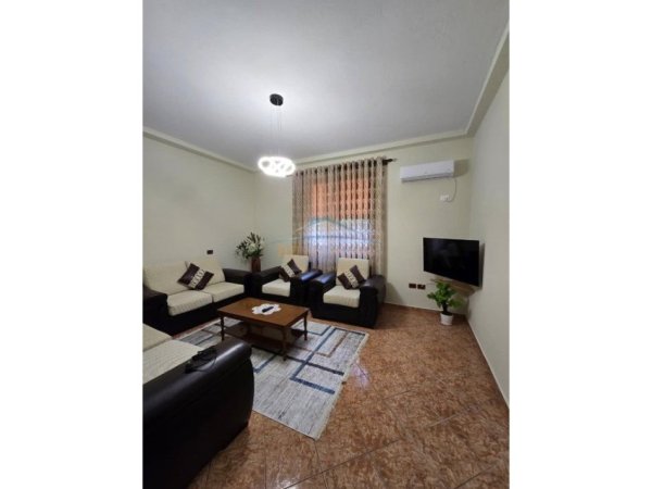 Tirane, jepet me qera apartament 2+1 Kati 1, 60 m² 450 € (Rruga Jordan Misja)