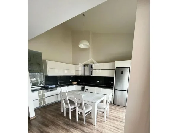 Tirane, jepet me qera apartament 2+1+Ballkon Kati 2, 135 m² 1.300 € ("LONG HILLS" RESIDENCE, 500 M NGA TEG)