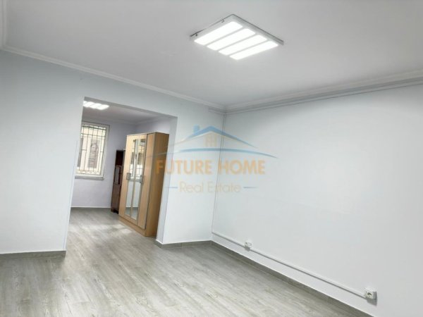 Tirane, jepet me qera zyre Kati 1, 78 m² 800 € (Prane Hotel Hilton)