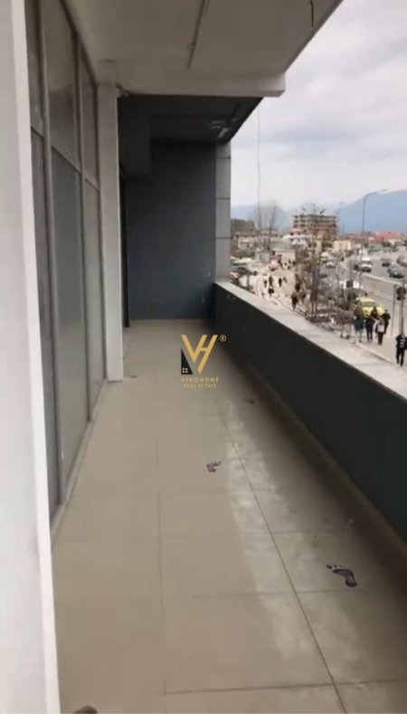 Tirane, jepet me qera zyre Kati 1, 103 m² 1.000 € (ASTIR)