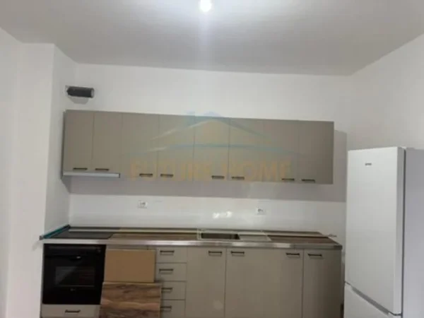 Tirane, jepet me qera apartament 1+1 Kati 8, 76 m² 575 € (DON BOSKO)