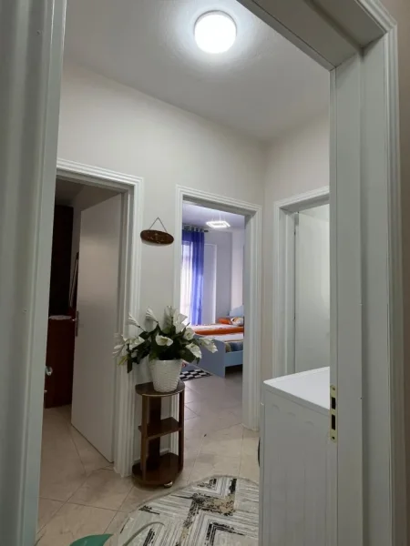 Tirane, jepet me qera apartament 2+1 Kati 8, 110 m² 650 € (Rruga Irfan Tomini)