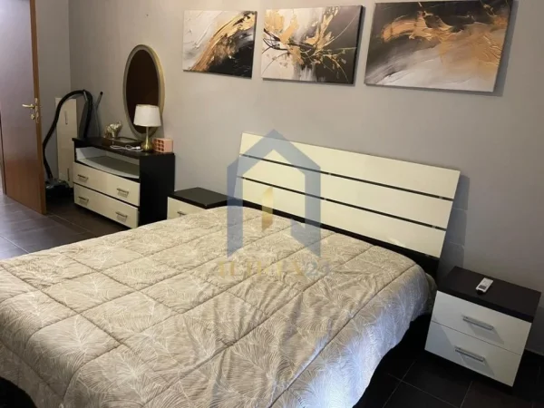 Tirane, jap me qera apartament 2+1+Ballkon Kati 6, 110 m² 1.000 € (Zogu i Zi)