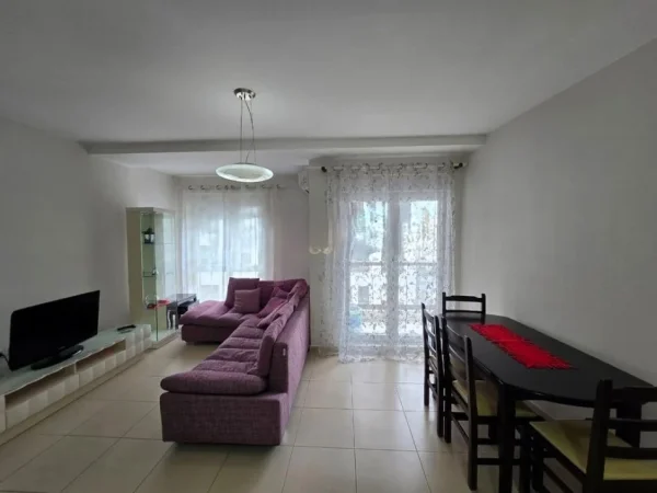 Tirane, jepet me qera apartament 2+1 Kati 5, 92 m² 700 € (KOMPLEKSIN MAGNET)