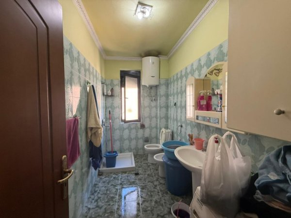 Tirane, shitet apartament 2+1 Kati 3, 105 m² 250.000 € (Zogu i Zi)