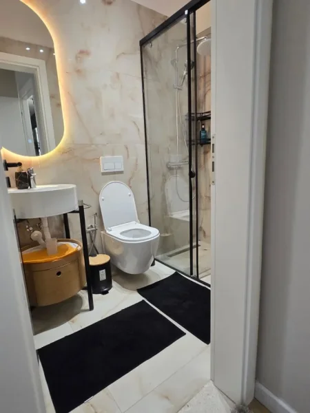Tirane, jepet me qera apartament 2+1+Ballkon , 95 m² 1.100 € (Kopshti Botanik)