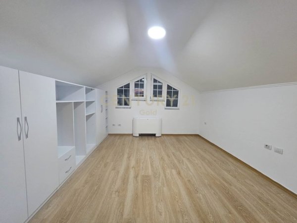 Tirane, jepet me qera Vile 3 Katshe Kati 3, 300 m² 2.800 € 