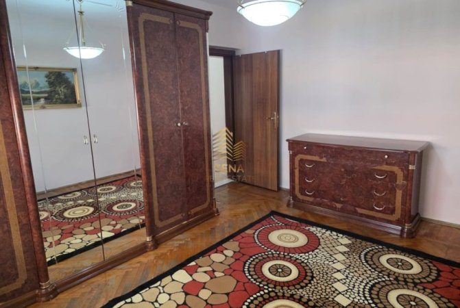 Tirane, jepet me qera apartament 2+1+Ballkon Kati 4, 75 m² 500 € (Selvia, Rruga Dibres)