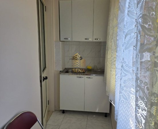 Tirane, jepet me qera apartament 2+1+Ballkon Kati 4, 75 m² 500 € (Selvia, Rruga Dibres)