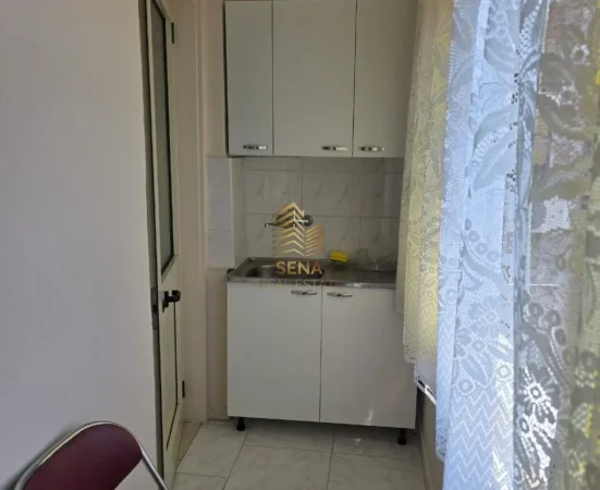 Tirane, jepet me qera apartament 2+1+Ballkon Kati 4, 75 m² 500 € (Selvia, Rruga Dibres)