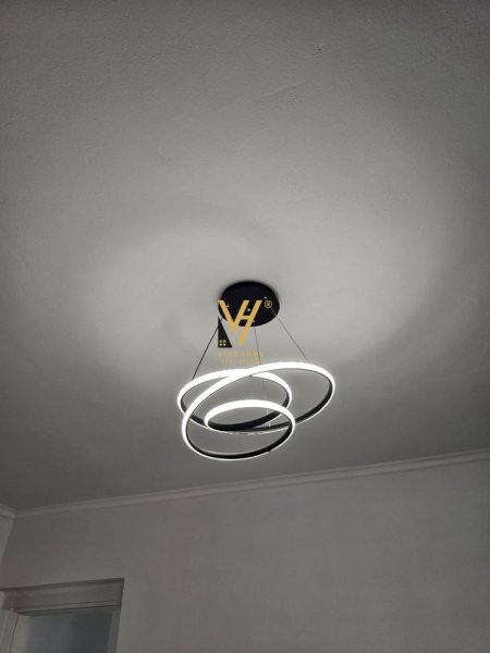 Tirane, jepet me qera zyre Kati 5, 74 m² 680 € (TREGU CAM)