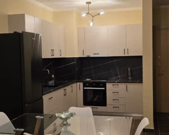 Tirane, jepet me qera apartament 2+1+Aneks+Ballkon Kati 6, 120 m² 500 € (yzberisht , misto mame)