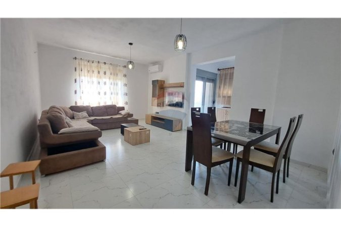 Vlore, jepet me qera apartament 2+1 , 100 m² 550 € (Rruga Sazani, Vlore)