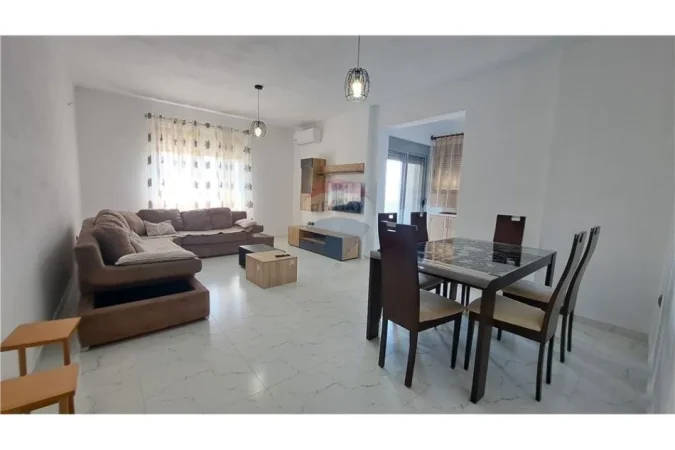 Vlore, jepet me qera apartament 2+1 , 100 m² 550 € (Rruga Sazani, Vlore)