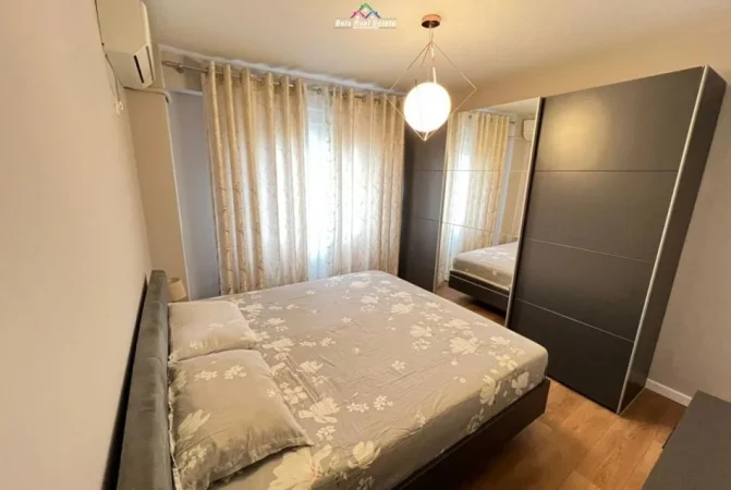 Tirane, jepet me qera apartament 2+1+Ballkon Kati 6, 85 m² 650 € (Rruga Jordan Misja)