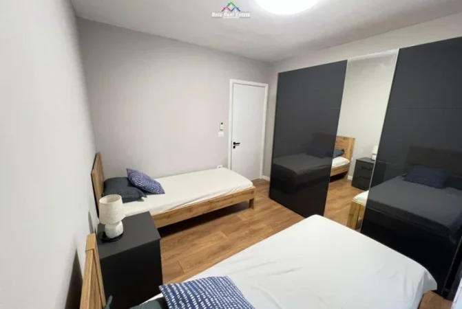 Tirane, jepet me qera apartament 2+1+Ballkon Kati 6, 85 m² 650 € (Rruga Jordan Misja)