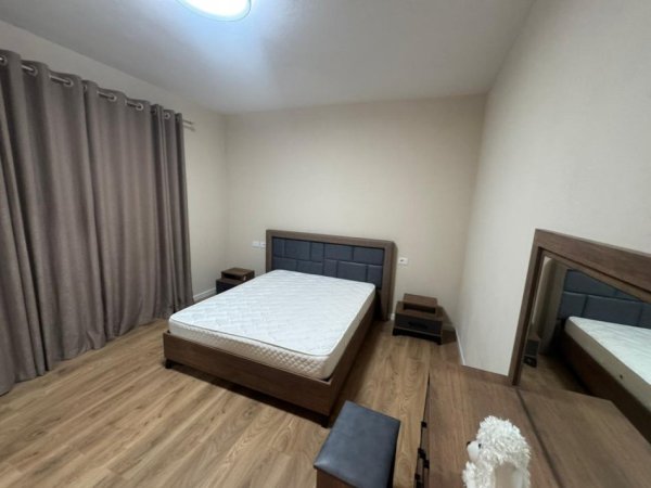 Tirane, jepet me qera apartament 2+1 Kati 2, 500 € 