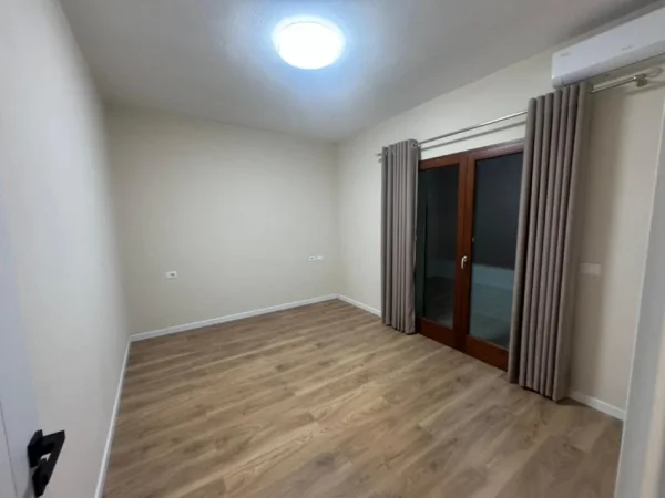 Tirane, jepet me qera apartament 2+1 Kati 2, 500 € 