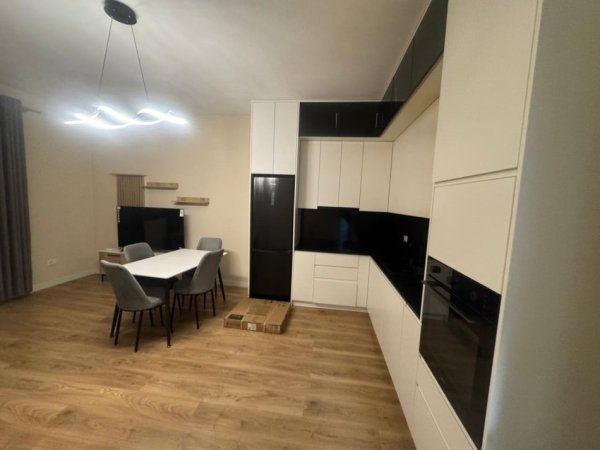 Tirane, jepet me qera apartament 2+1 Kati 2, 500 € 