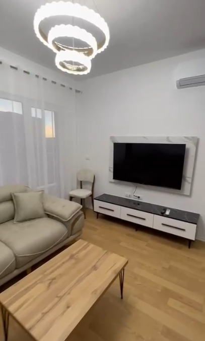 Tirane, jepet me qera apartament 1+1 Kati 6, 73 m² 700 € (ZOGU I ZI)