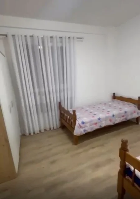 Tirane, jepet me qera apartament 2+1 Kati 2, 94 m² 450 € 