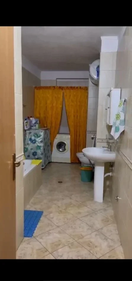 Tirane, jepet me qera apartament 2+1+Ballkon Kati 4, 120 m² 650 € (21 DHJETORI)