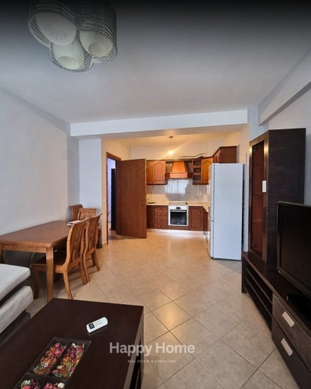 Tirane, jepet me qera apartament 2+1+Ballkon , 700 € 