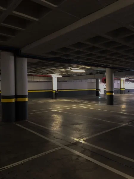 SHITEN 2 POSTE PARKIMI 70M2 RRUGA 5 MAJ 46.000 EURO