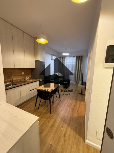 Tirane, jepet me qera apartament 1+1+Ballkon Kati 5, 70 m² 500 € (Ali Dem)