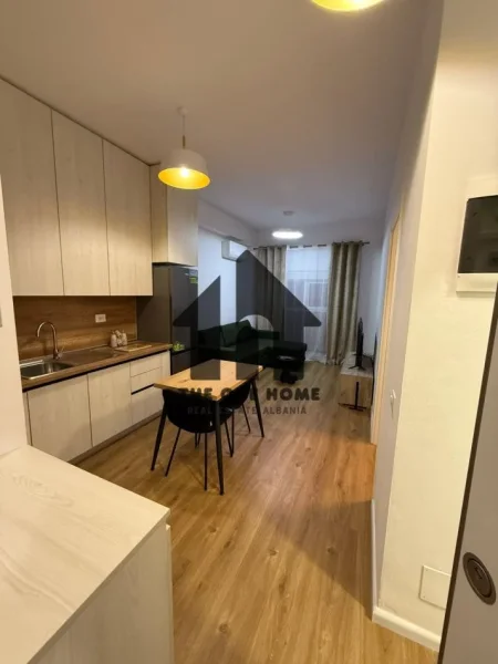 Tirane, jepet me qera apartament 1+1+Ballkon Kati 5, 70 m² 500 € (Ali Dem)