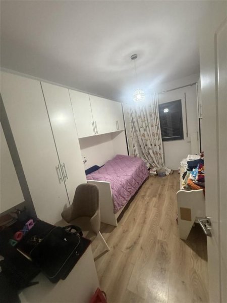 Tirane, shitet apartament 2+1+Ballkon Kati 5, 102 m² 165.000 € (YZBERISHT)