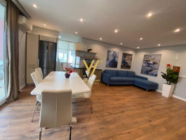 Tirane, jepet me qera apartament 2+1+Ballkon Kati 13, 125 m² 1.000 € (EKSPOZITA)