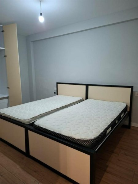 Tirane, jepet me qera apartament 2+1+Ballkon Kati 3, 80 m² 430 € (FRESK)