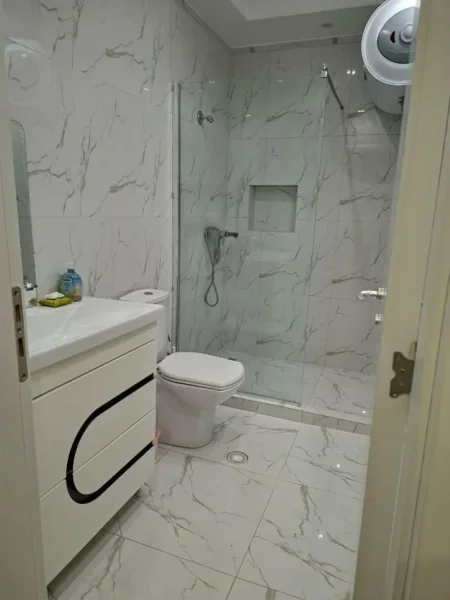 Tirane, jepet me qera apartament 2+1+Ballkon Kati 3, 80 m² 430 € (FRESK)