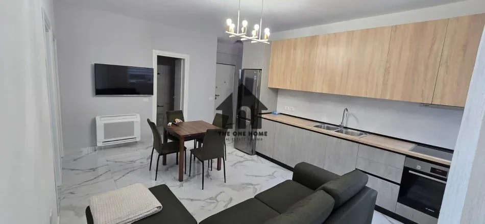 Tirane, jepet me qera apartament 2+1+Ballkon Kati 4, 70 m² 630 € (Liqeni that)
