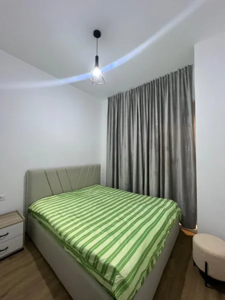 Tirane, jepet me qera apartament 1+1 Kati 1, 350 €