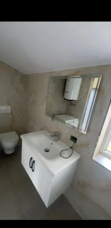 Tirane, jepet me qera apartament 1+1+Ballkon Kati 3, 50 m² 450 € (RRUGA E ELBASANIT)