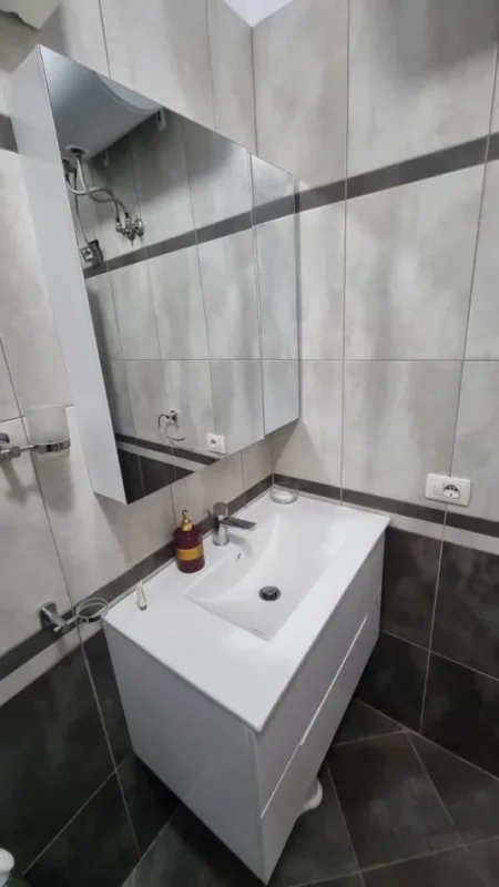 SHITET APARTAMENT 2+1 I MOBILUAR , MUNDESI BLERJE ME KREDI  TEK IRFAN TOMINI,  165.000 €uro