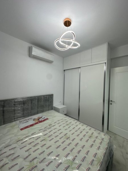 Shqiperi, jepet me qera apartament 1+1 , 50 m² 500 € (prane qendres kristal)