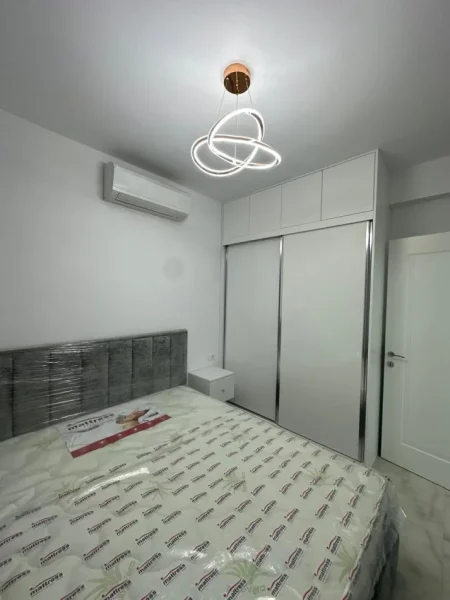 Shqiperi, jepet me qera apartament 1+1 , 50 m² 500 € (prane qendres kristal)