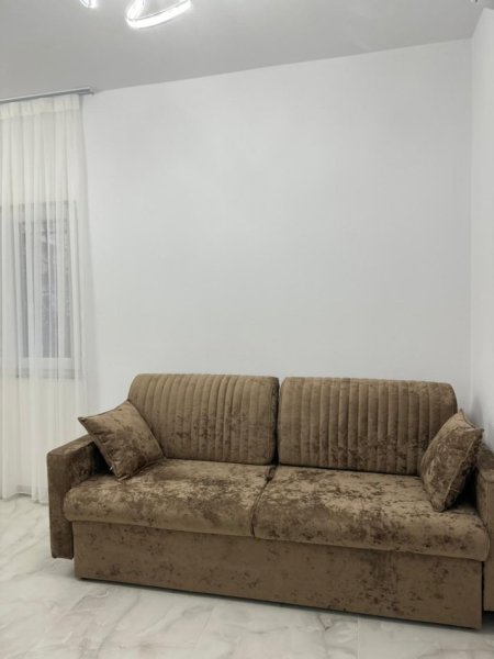 Shqiperi, jepet me qera apartament 1+1 , 50 m² 500 € (prane qendres kristal)