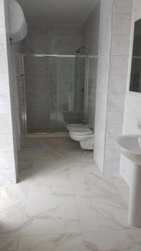 Tirane, jepet me qera apartament 2+1 Kati 5, 105 m² 650 € (5 maji)