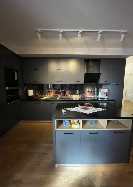 Tirane, jepet me qera apartament 2+1 Kati 5, 110 m² 1.000 € (Rruga Bardhyl)