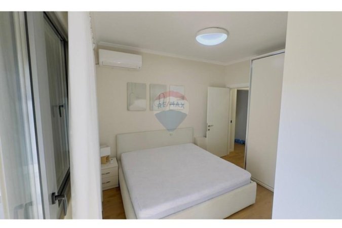 Shqiperi, jepet me qera apartament 1+1 Kati 1, 70 m² 1.000 € (rruga e kosovareve)