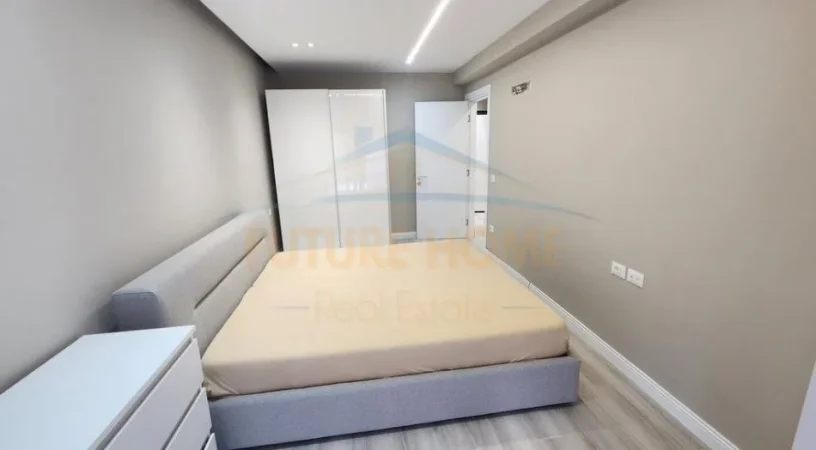 Tirane, jepet me qera apartament 1+1 Kati 1, 76 m² 600 € (Kodra e Diellit 2)