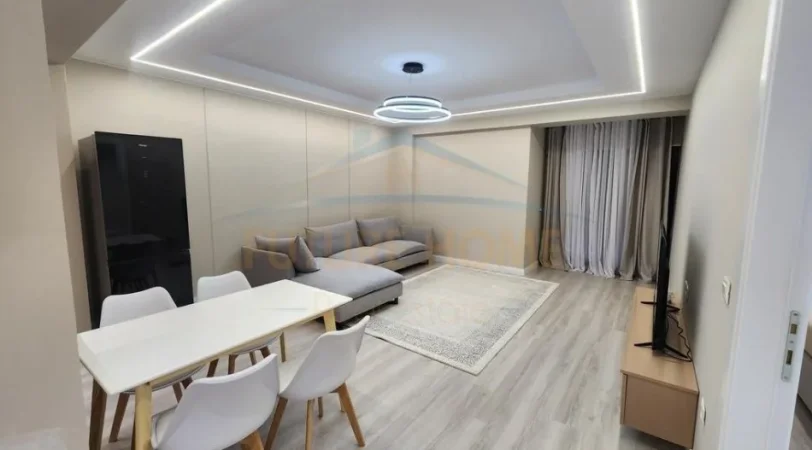 Tirane, jepet me qera apartament 1+1 Kati 1, 76 m² 600 € (Kodra e Diellit 2)