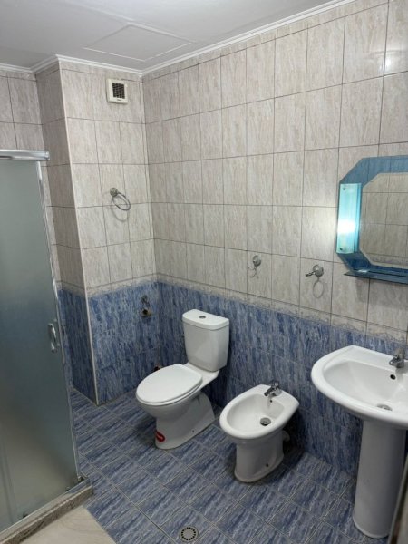 Tirane, jepet me qera apartament 1+1 , 74 m² 600 € (don bosko)