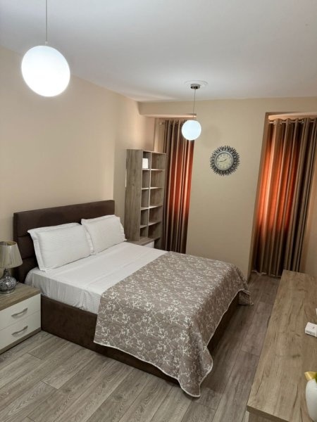 Tirane, jepet me qera apartament 1+1 , 74 m² 600 € (don bosko)